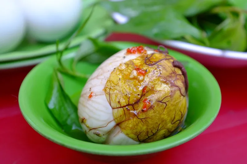 an trung vit lon co tot khong