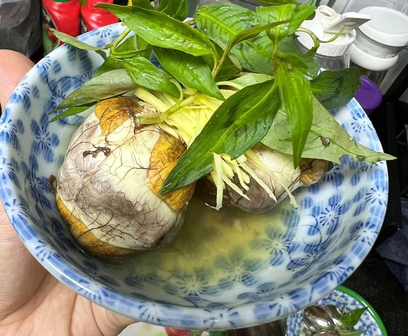 an trung vit lon co tot khong