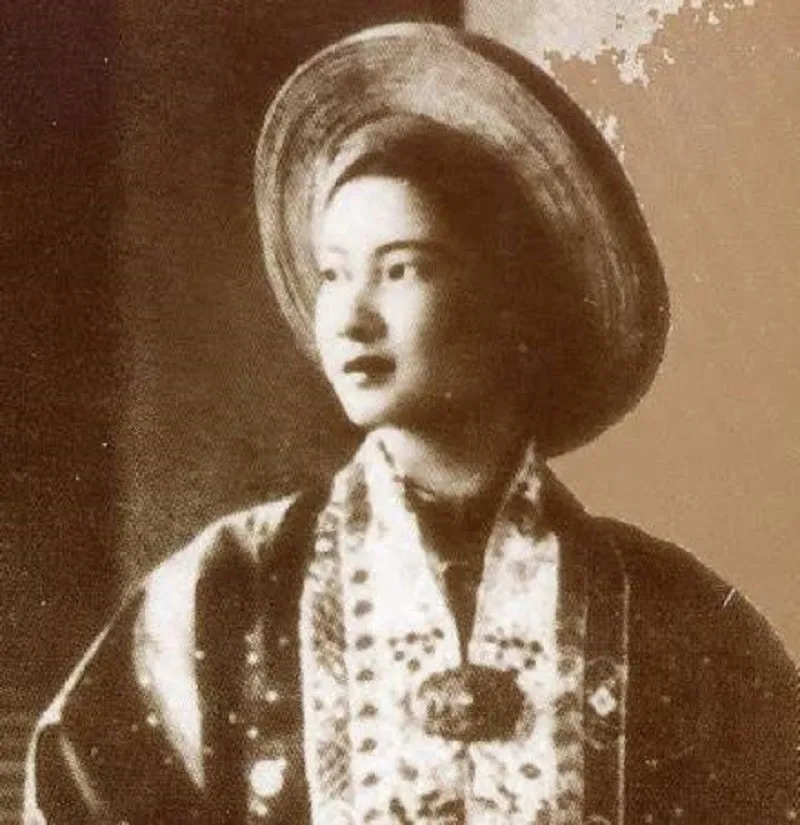 tieu su nam phuong hoang hau